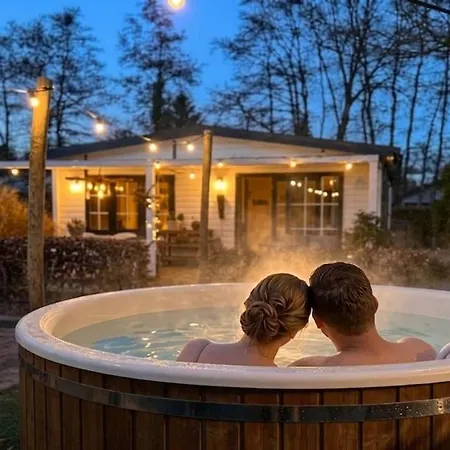 Sfeervol Ontspannen Op De Veluwe Met Prive Hottub - Boslodge By Cence Chalet Voorthuizen