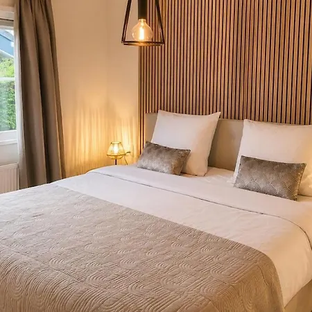 Sfeervol Ontspannen Op De Veluwe Met Prive Hottub - Boslodge By Cence * Voorthuizen
