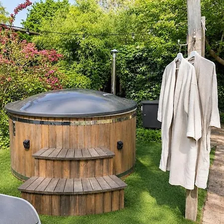 Chalet Sfeervol Ontspannen Op De Veluwe Met Privé Hottub - Boslodge By Cence *