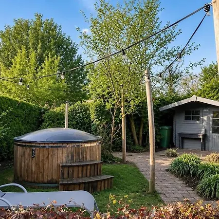 Chalet Sfeervol Ontspannen Op De Veluwe Met Prive Hottub - Boslodge By Cence