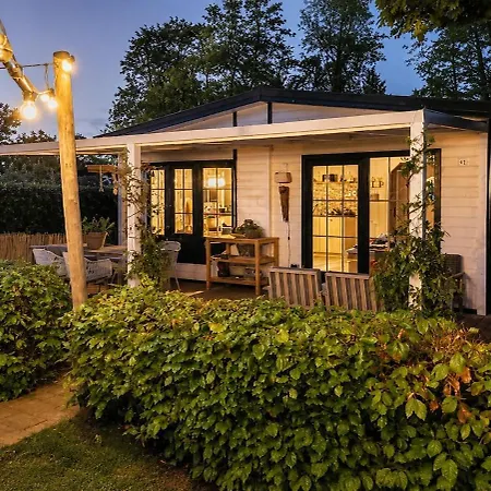 Sfeervol Ontspannen Op De Veluwe Met Prive Hottub - Boslodge By Cence Voorthuizen
