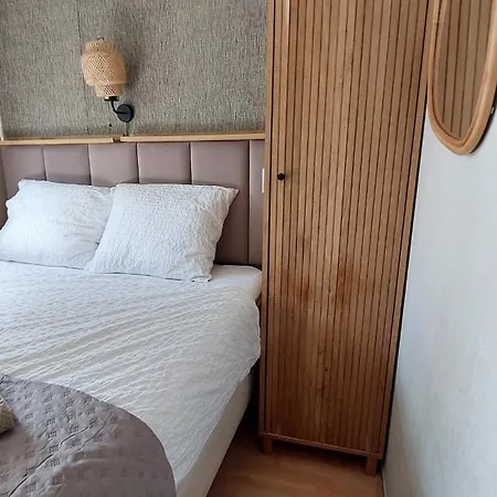 Sfeervol Ontspannen Op De Veluwe Met Prive Hottub - Boslodge By Cence